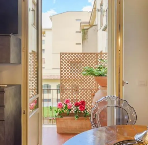 Casa Silvia - Flat With Private Terrace Apartmán Florencie